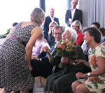 Firmen-Mit-Gründerin Auguste Schediwy feierte am Tag der Verleihung des Landeswappens ihren 93. Geburtstag
