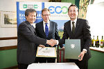 v.l.n.r.: Huang Ming (Himin Solar Energy Group), LR Dr. Christian Buchmann, Ing. Bernhard Puttinger (ECO World Styria)
