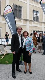 Landesrätin Ursula Lackner mit Roland Reischl