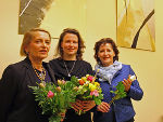 Kuratorin Edith Risse, Künstlerin Ulli Gollesch, Gastgeberin Ursula Lackner © Land Steiermark/Samec