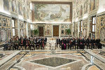 Die steirischen Delegationen bei der Privataudienz bei Papst Franziskus © L'Osservatore Romano; bei Quellenangabe honorarfrei