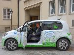 Landesrat Anton Lang mit einem Elektro Dienstwagen des Landes Steiermarks © Land Steiermark/Strasser