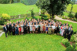 Gruppenfoto mit den Stipendiatinnen und Stipendiaten aus der Steiermark beim diesjährigen Steirertreffen in Alpbach. © Prantl; bei Quellenangabe honorarfrei