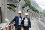 Verkehrslandesrat Anton Lang und Bürgermeister Ludwig Gottsbacher beim Lokalaugenschein an der Baustelle „Steinerne Jungfrau“. © Gallhofer
