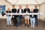 LH Christopher Drexler mit Mitgliedern des Aerospace Team Graz der Technischen Universität Graz, die ebenfalls auf der Airpower24 vertreten waren.