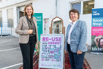 Wirtschaftslandesrätin Barbara Eibinger-Miedl und Caritas-Vizedirektorin Petra Prattes (v.l.) präsentieren das Programm des dritten steirischen „Re-Use-Herbst". © Land Steiermark/Binder; bei Quellenangabe honorarfrei