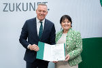 LH Mario Kunasek und LH-Stv. Manuela Khom.